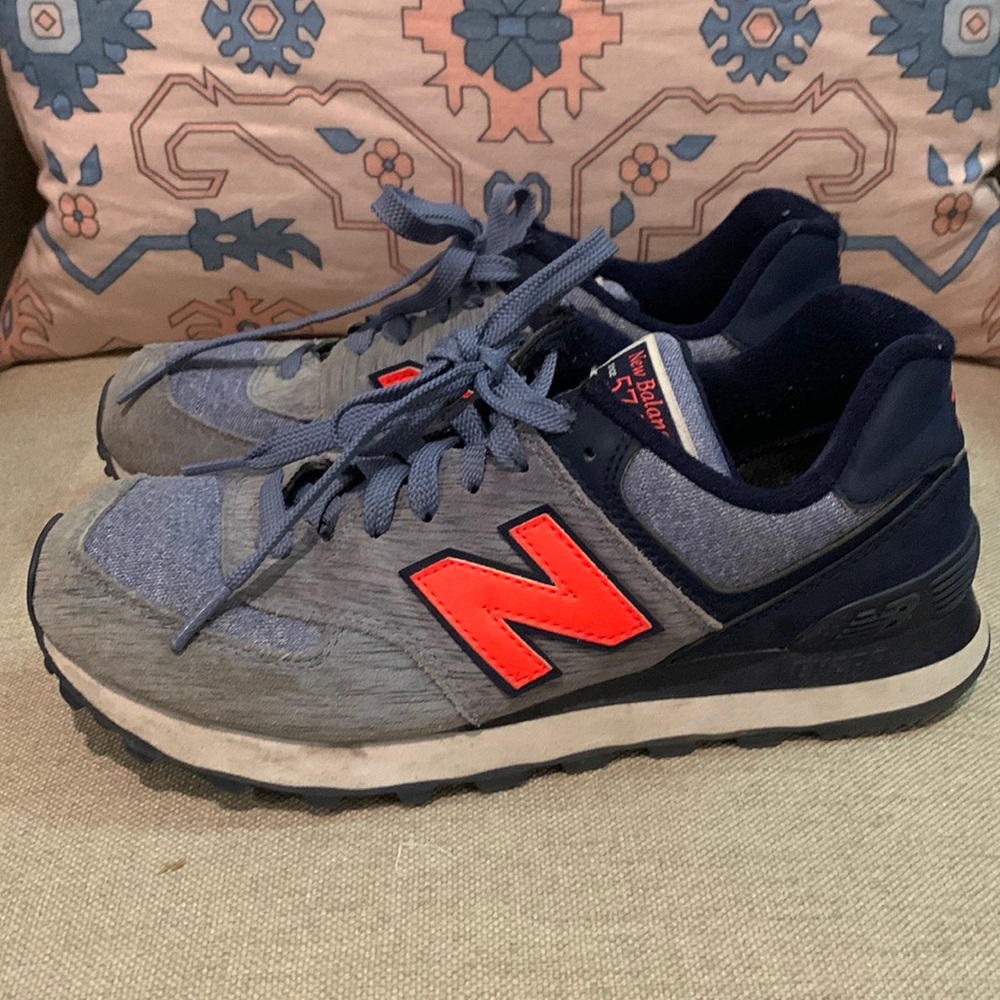 New balance tennis shoe